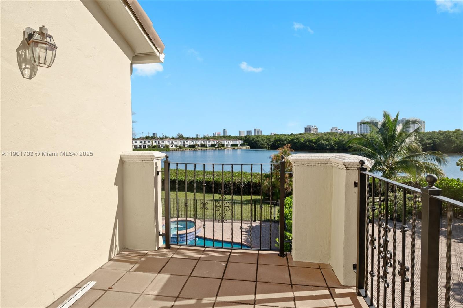 AVENTURA LAKES PHASE 1 - Residential