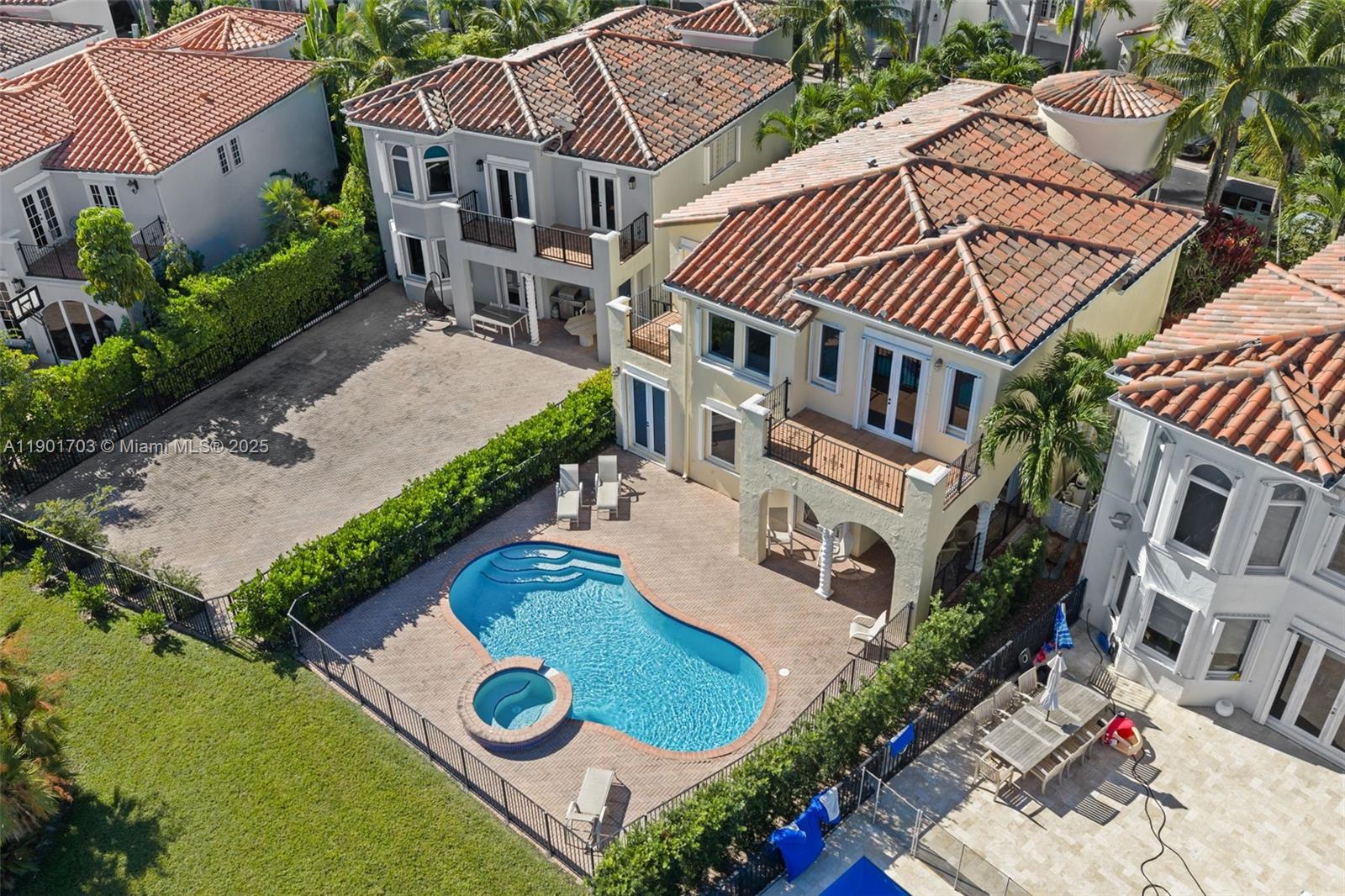 AVENTURA LAKES PHASE 1 - Residential