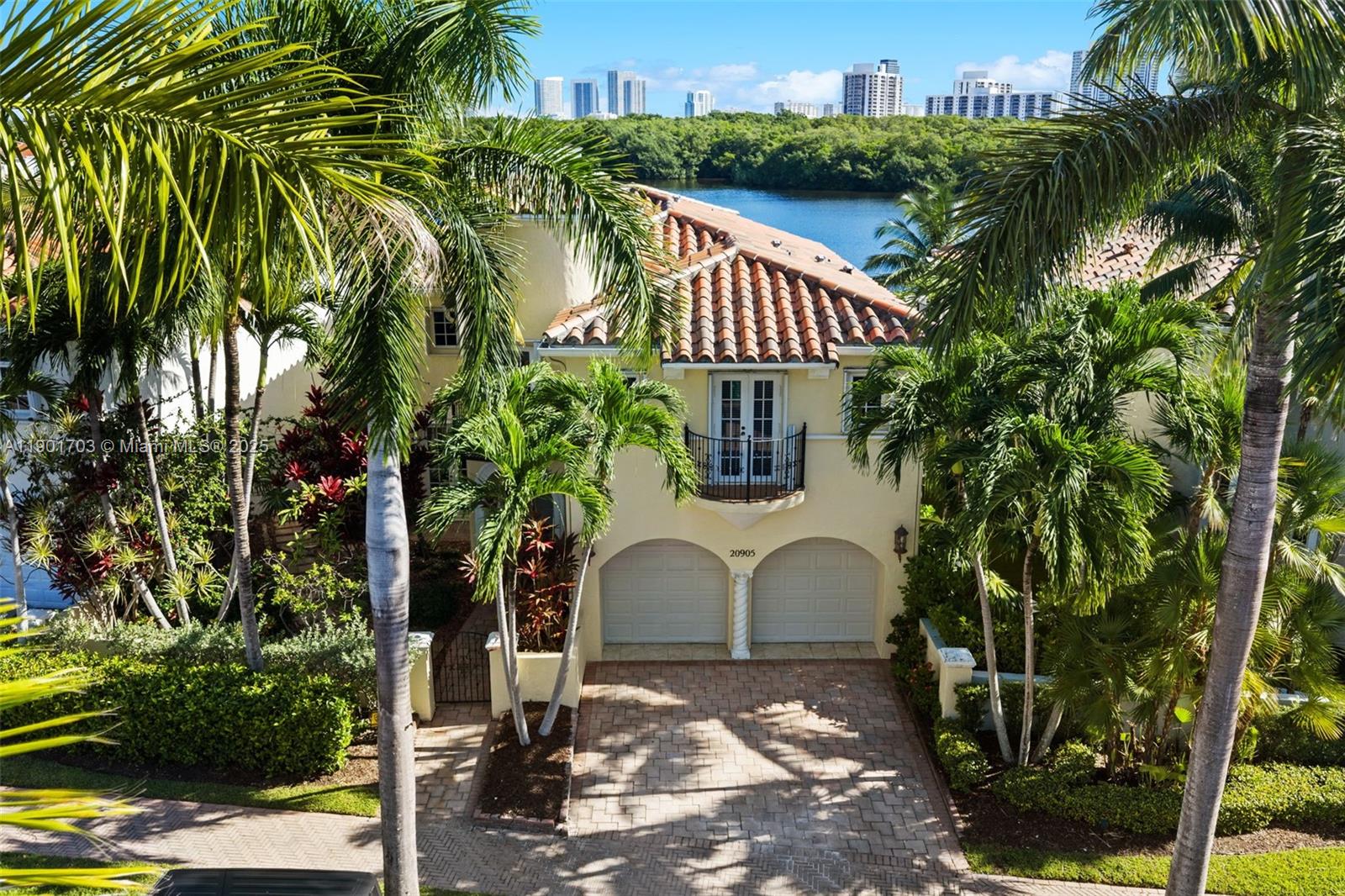 AVENTURA LAKES PHASE 1 - Residential