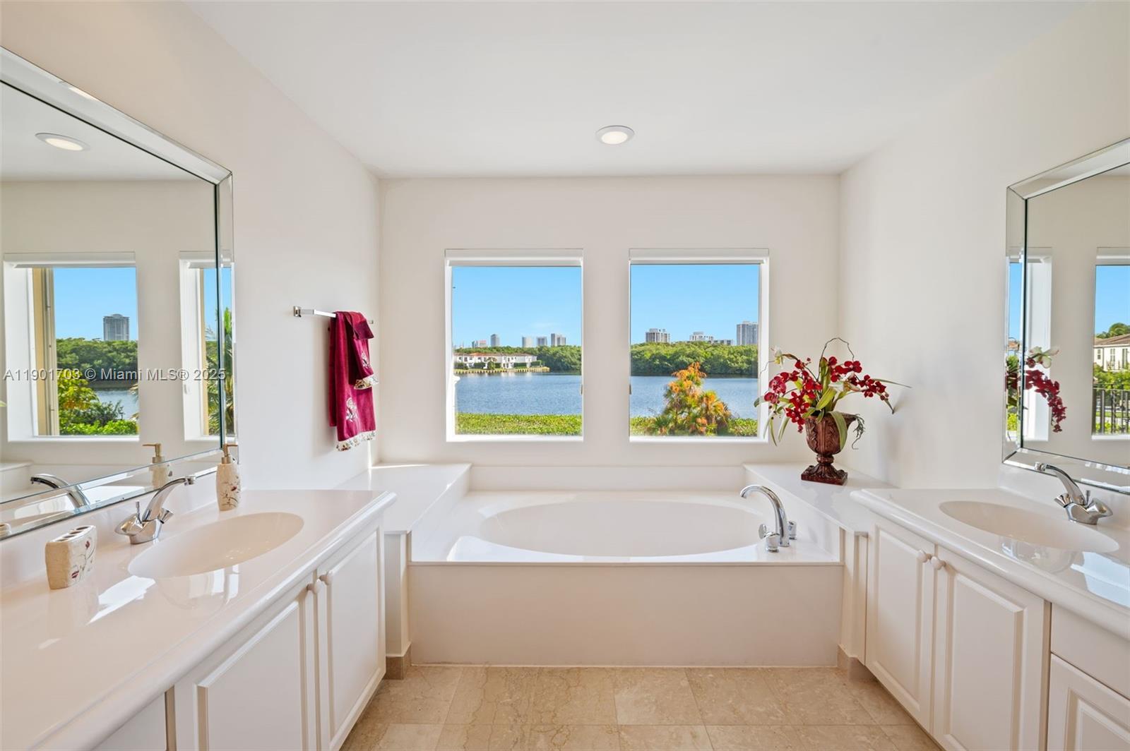 AVENTURA LAKES PHASE 1 - Residential