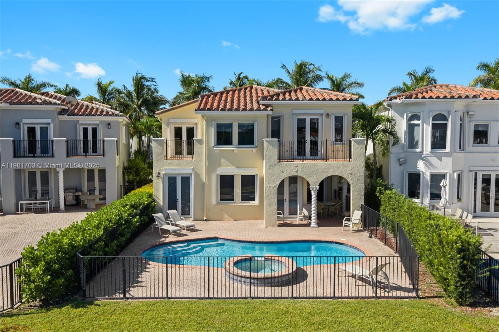 AVENTURA LAKES PHASE 1 - Residential