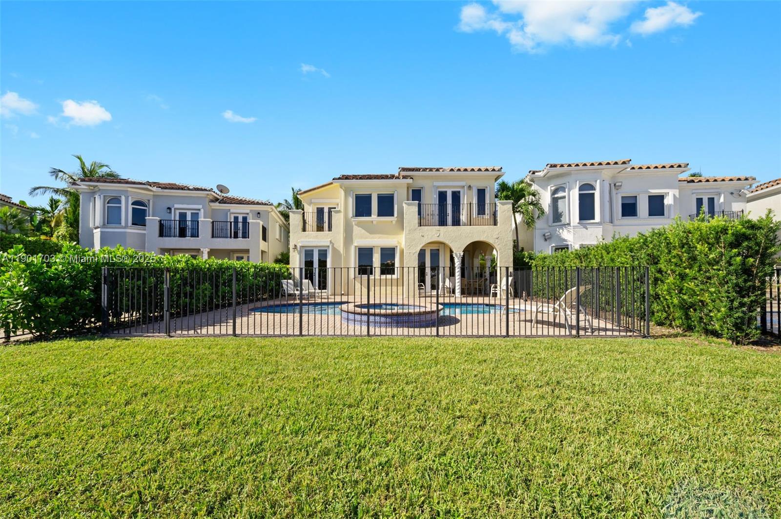 AVENTURA LAKES PHASE 1 - Residential