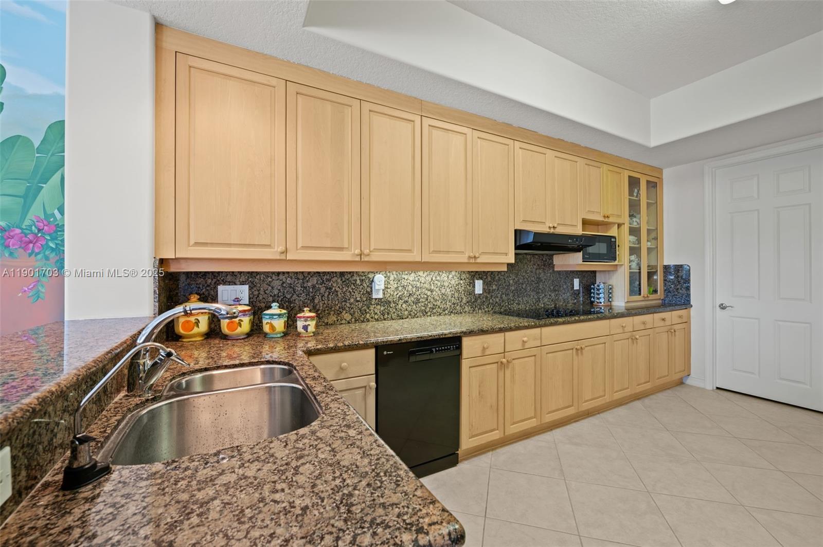 AVENTURA LAKES PHASE 1 - Residential