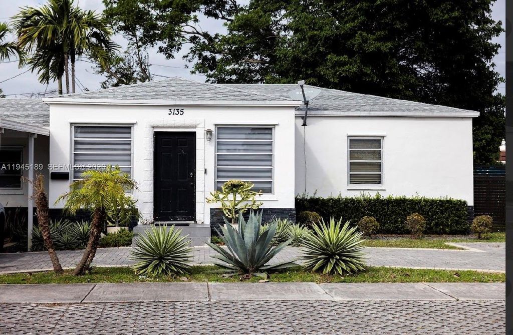 Photo of Miami, FL 33125 (MLS # A11945189)