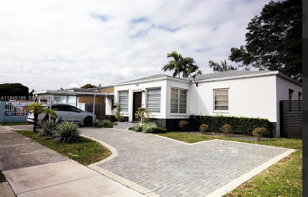 Photo of Miami, FL 33125 (MLS # A11945189)