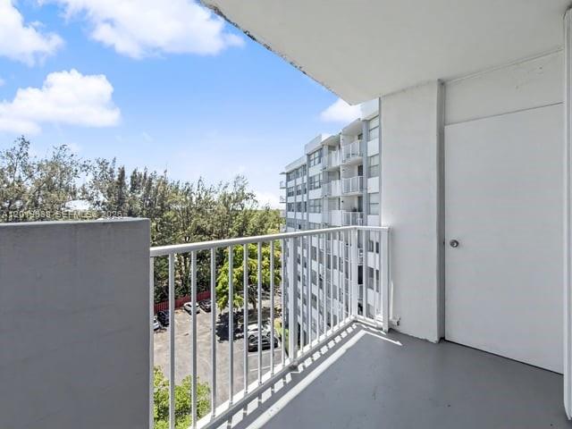 WILSHIRE CONDO - Residential