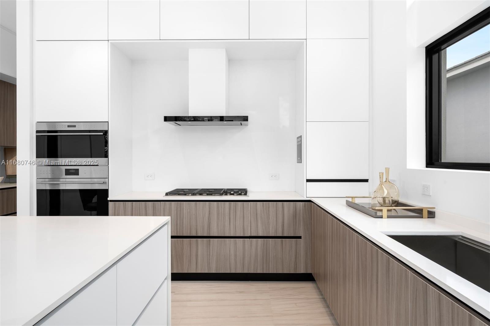 BISCAYNE KEY ESTATES - Residential