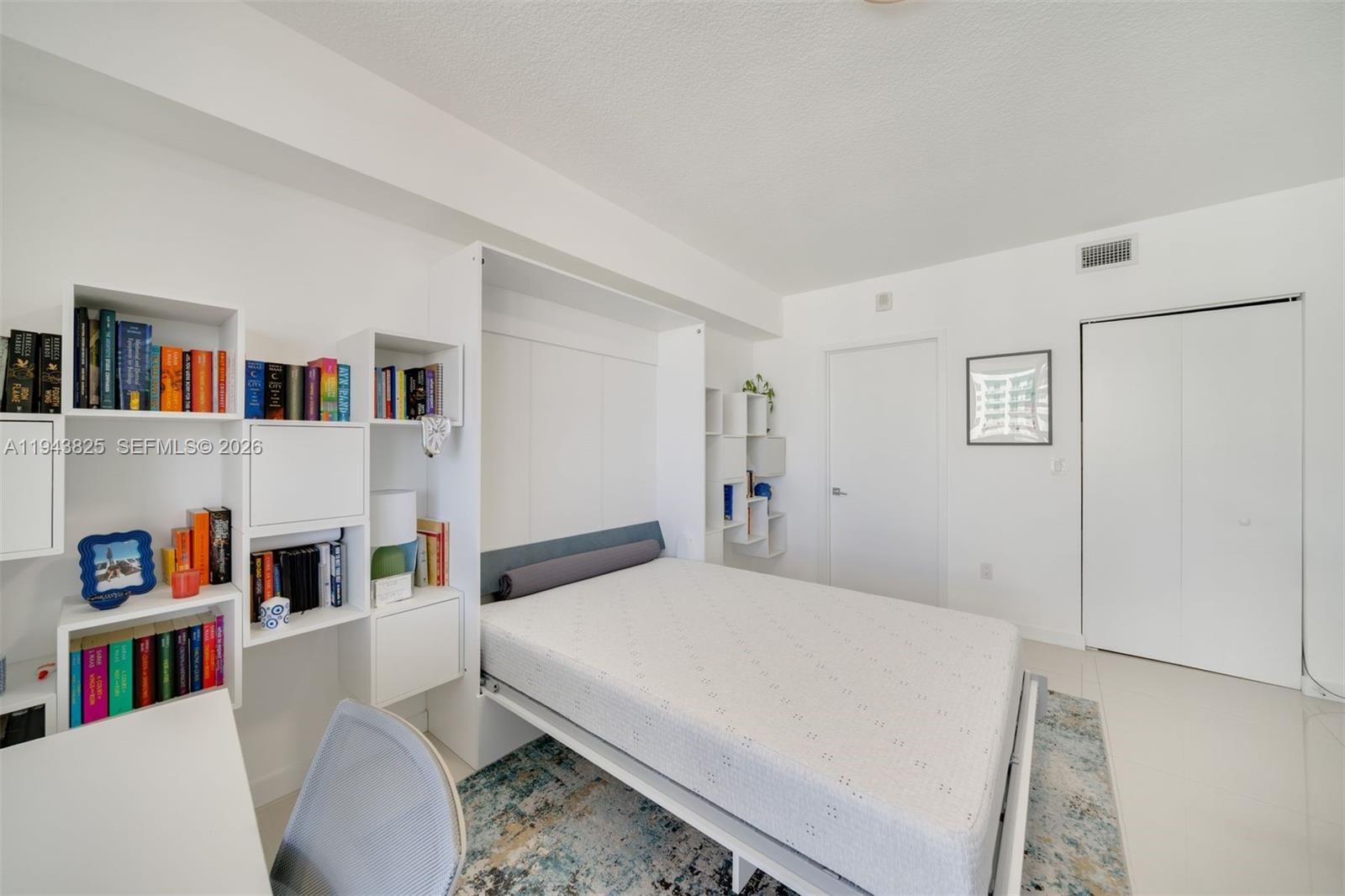 ARIA ON THE BAY CONDO - Residential