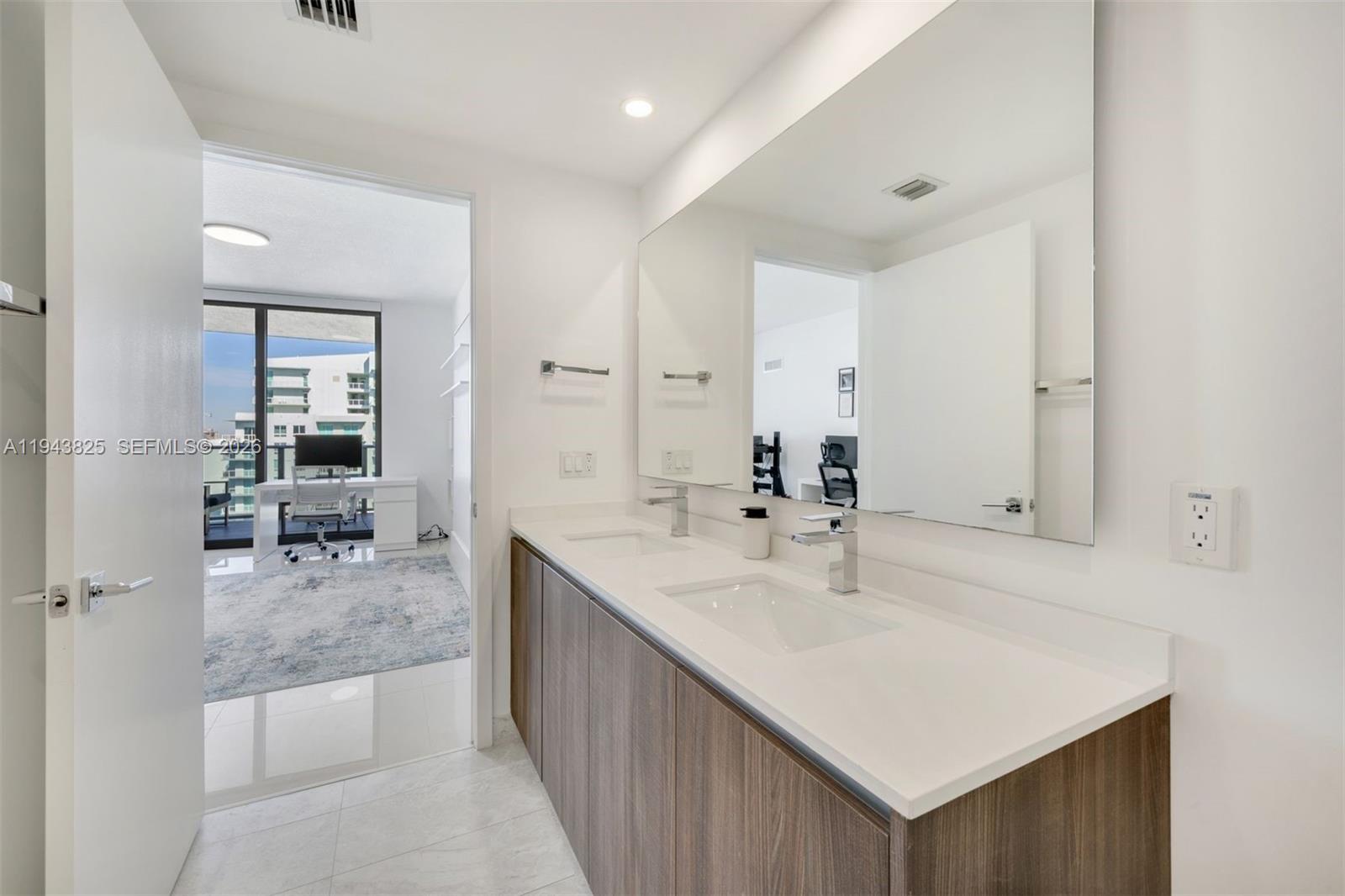 ARIA ON THE BAY CONDO - Residential