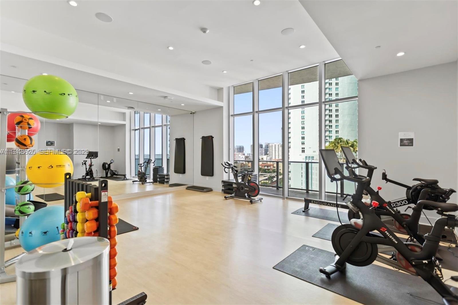 ARIA ON THE BAY CONDO - Residential