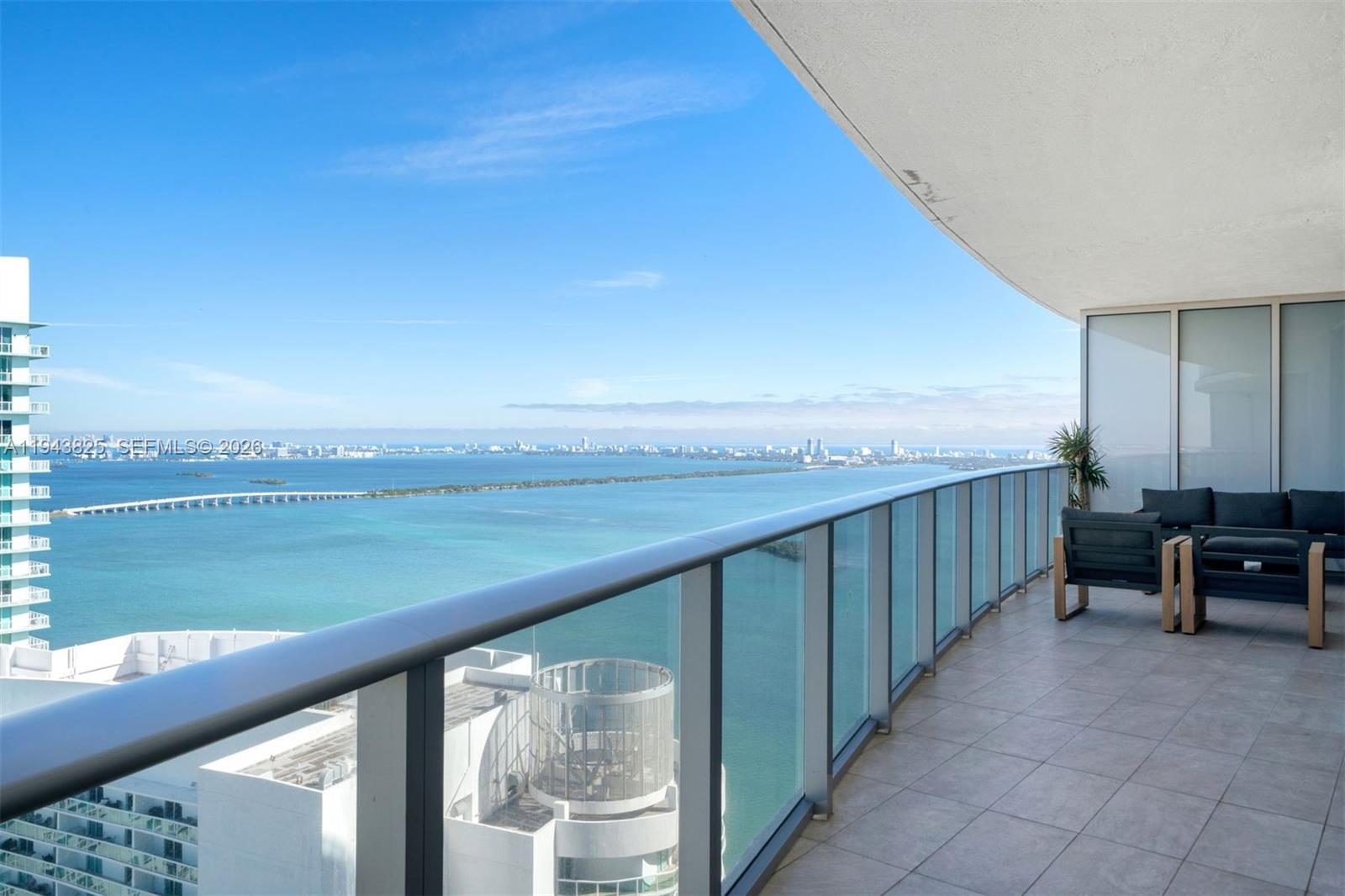 ARIA ON THE BAY CONDO - Residential