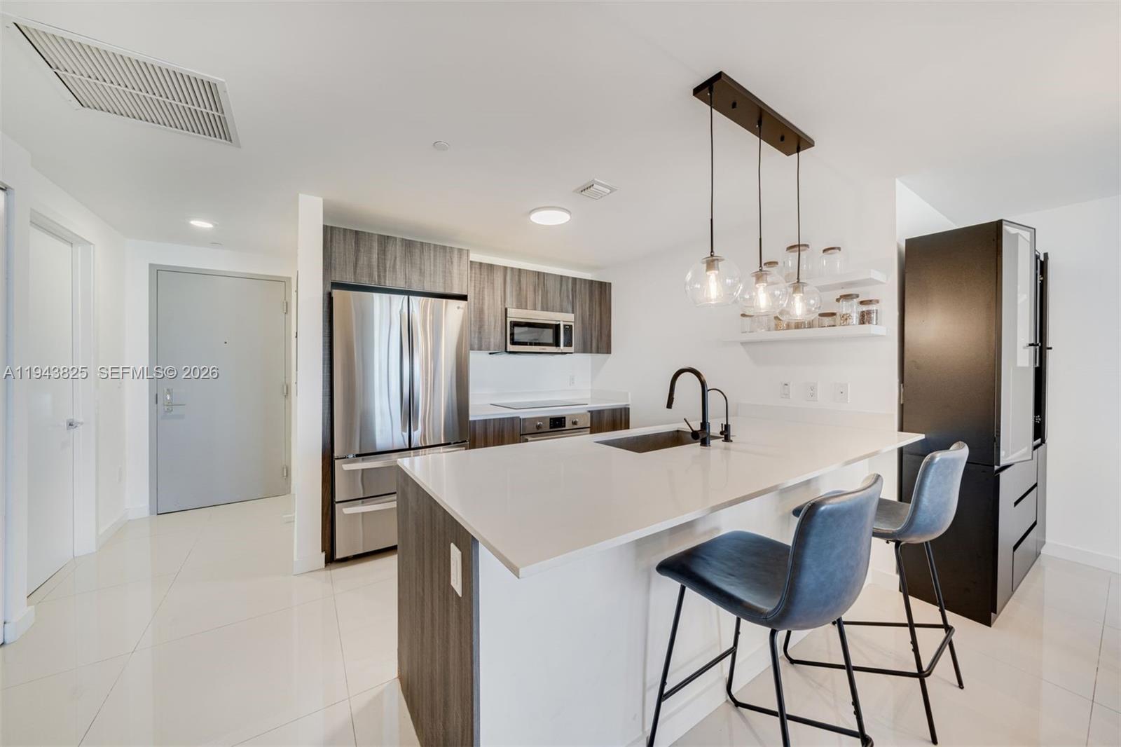 ARIA ON THE BAY CONDO - Residential