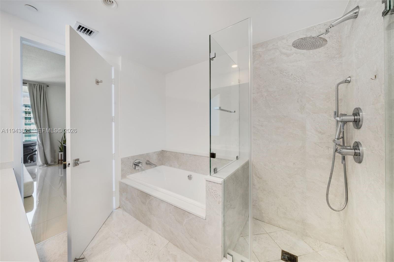 ARIA ON THE BAY CONDO - Residential