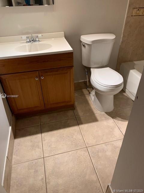 SPRINGDALE LAKE D CONDO - Residential Lease