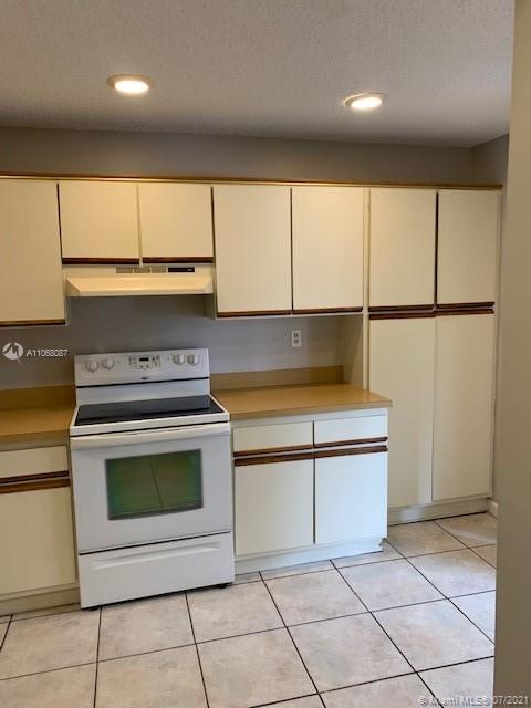 SPRINGDALE LAKE D CONDO - Residential Lease