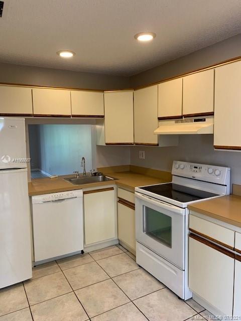 SPRINGDALE LAKE D CONDO - Residential Lease