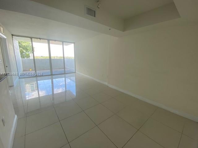 TERRAZAS RIVERPARK VILLAG - Residential