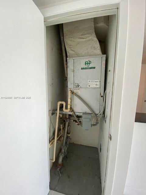 TERRAZAS RIVERPARK VILLAG - Residential