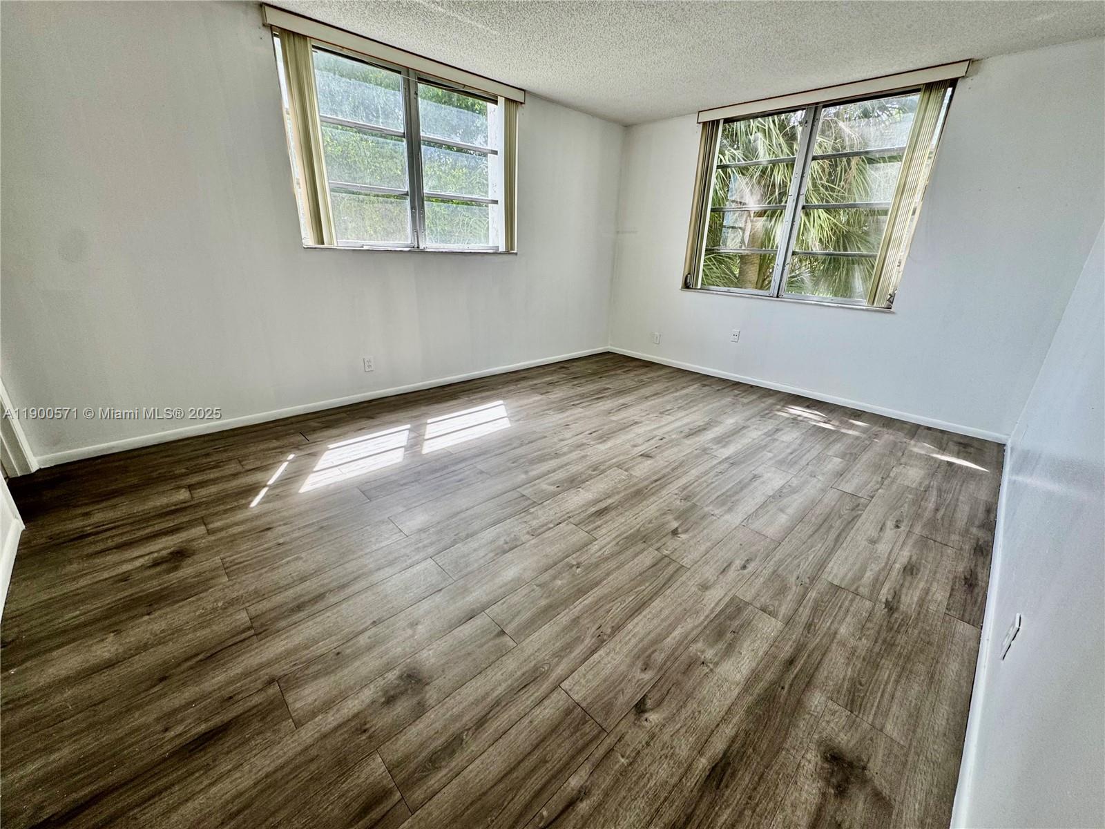 ROLLING HILLS GOLF AND TE - Residential Lease