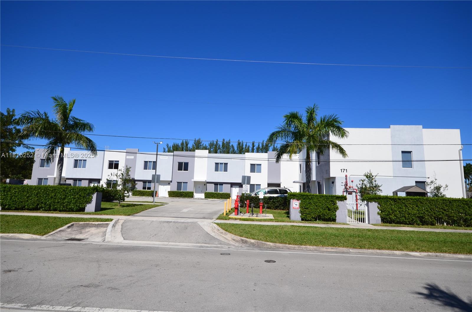 Rental Property at 170 Nw 158th St 11, Miami, Broward County, Florida - Bedrooms: 3 
Bathrooms: 3  - $3,250 MO.