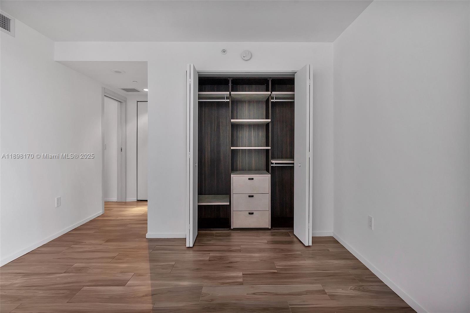 801 SMA RESIDENCES CONDO - Residential Lease