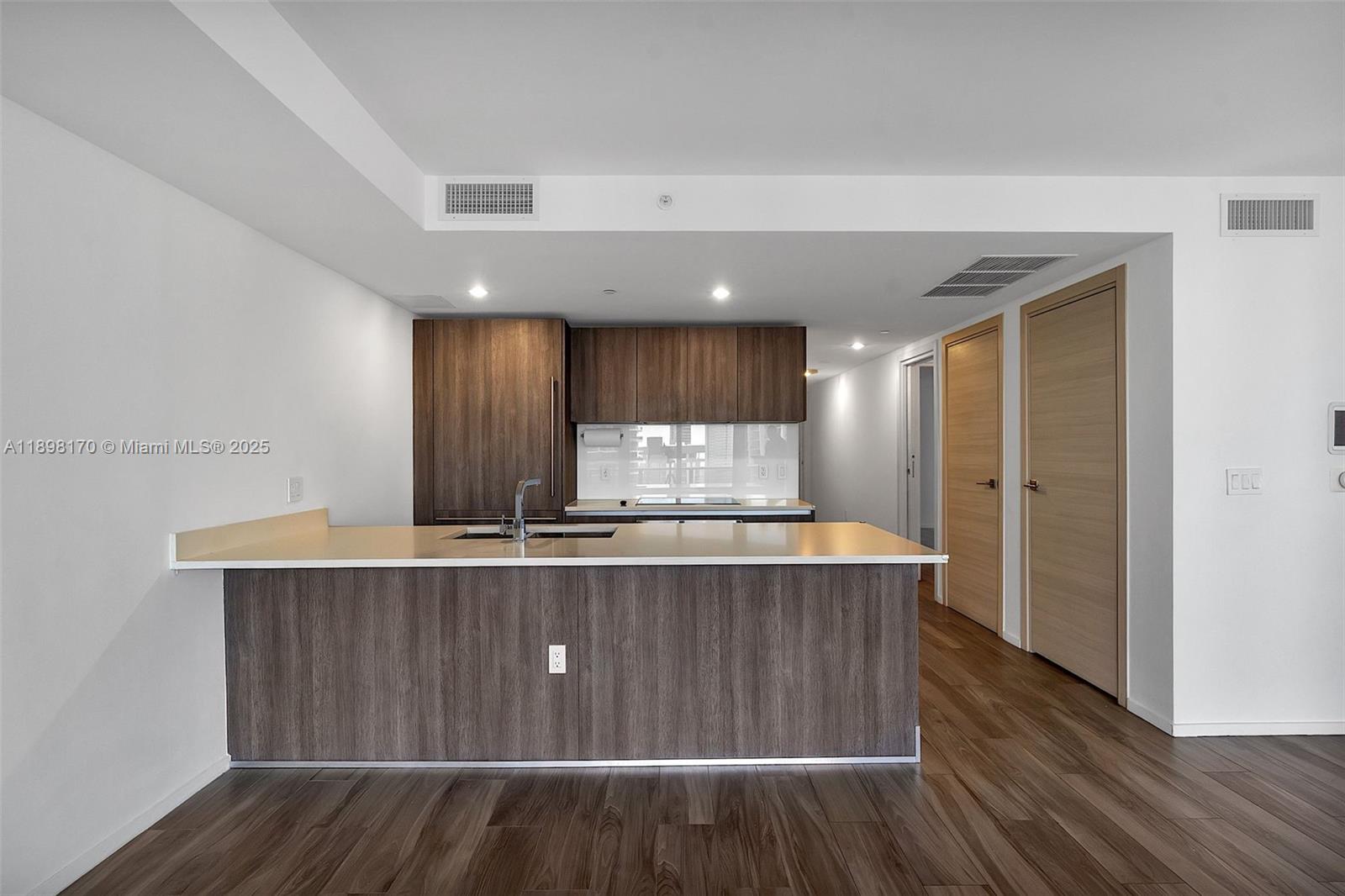 801 SMA RESIDENCES CONDO - Residential Lease