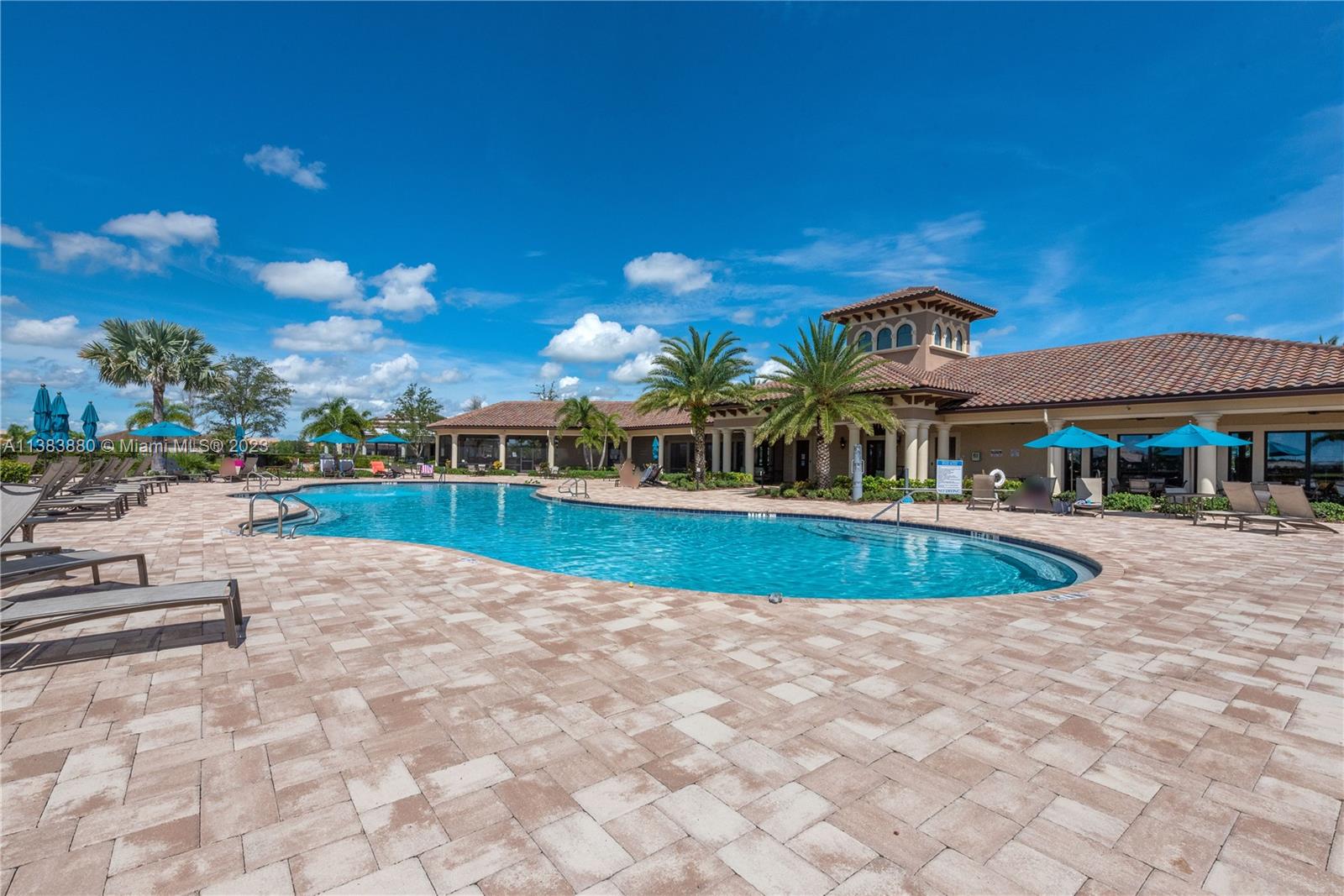VERANDA GARDENS - Residential