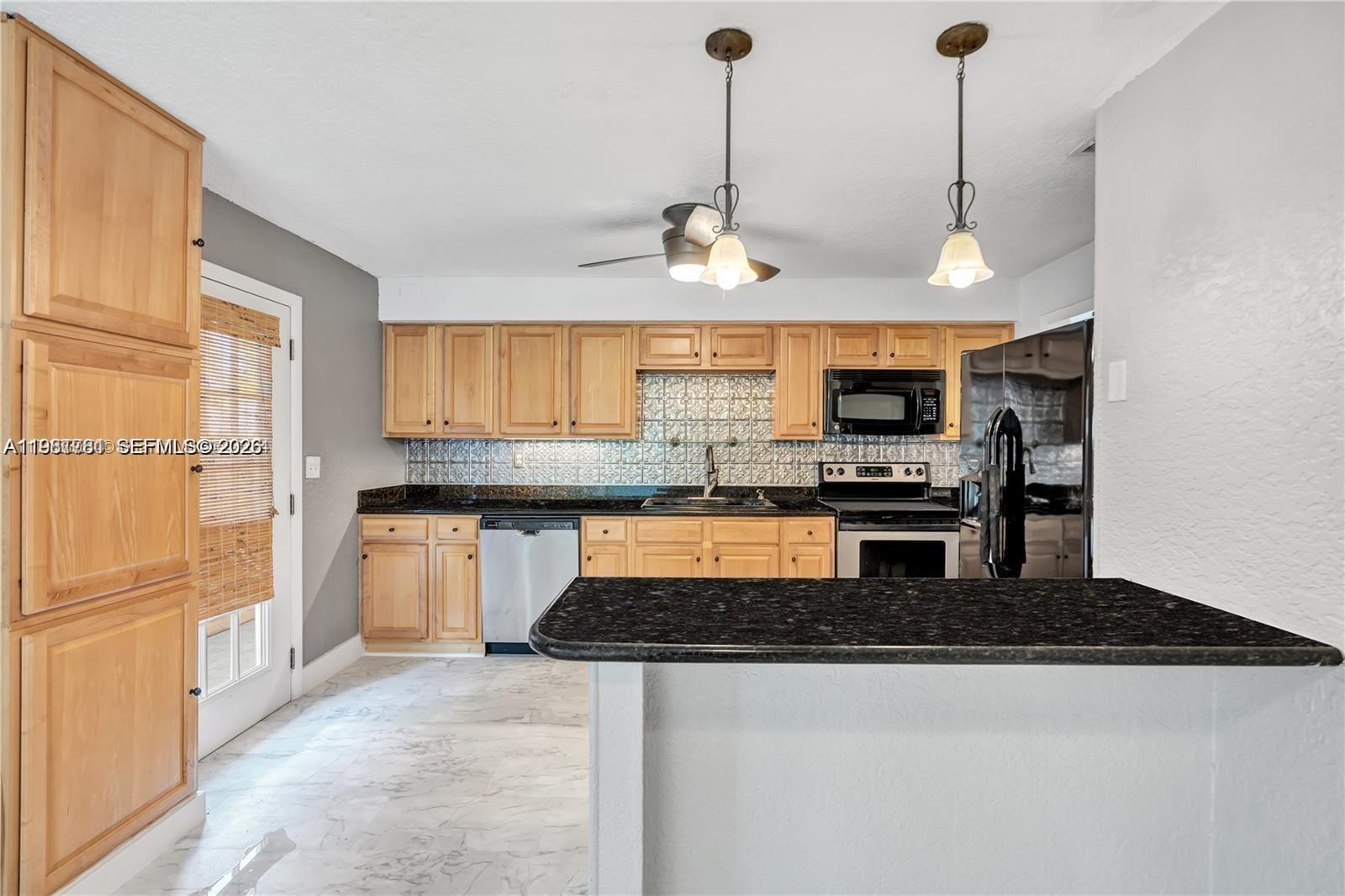 OAKLAND PARK SECOND ADD - Residential