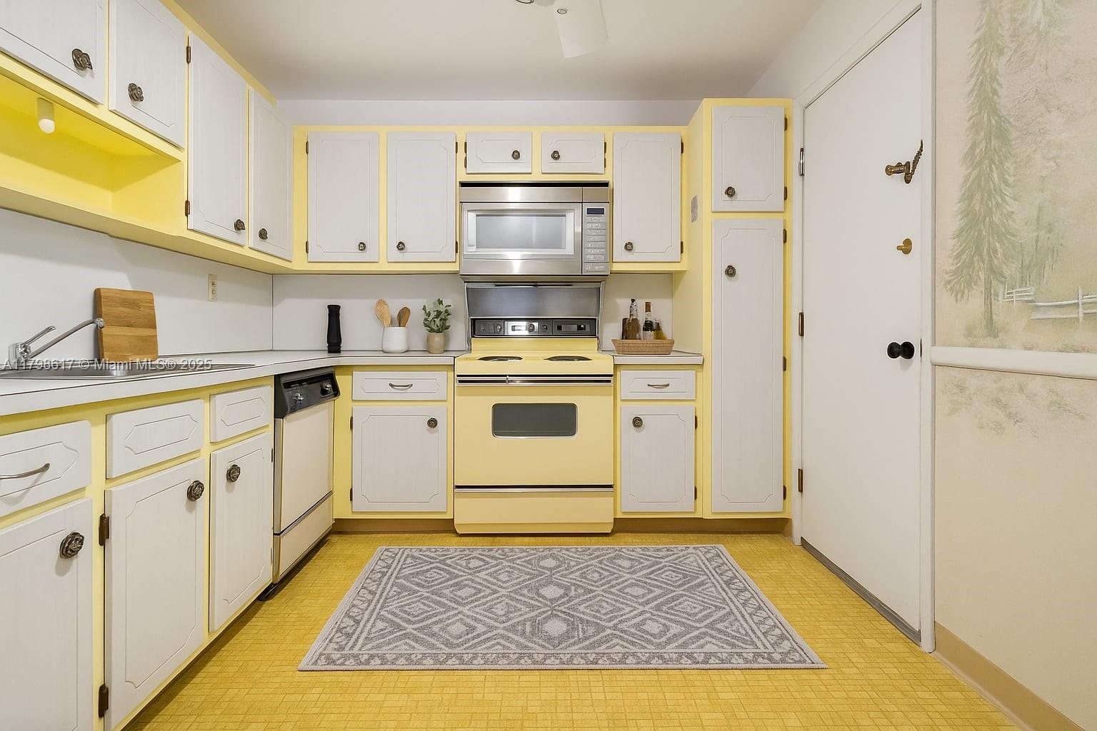 ST REGIS APTS CONDO - Residential