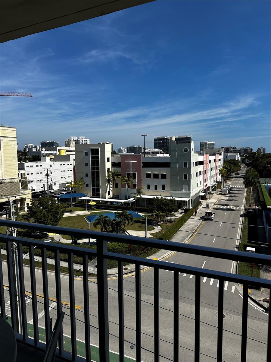 9500 W Bay Harbor Dr 6F