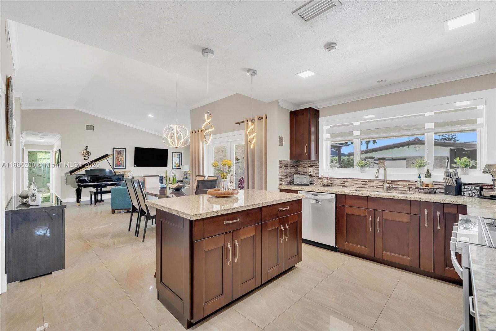 VANDERBILT PARK AMD PL - Residential