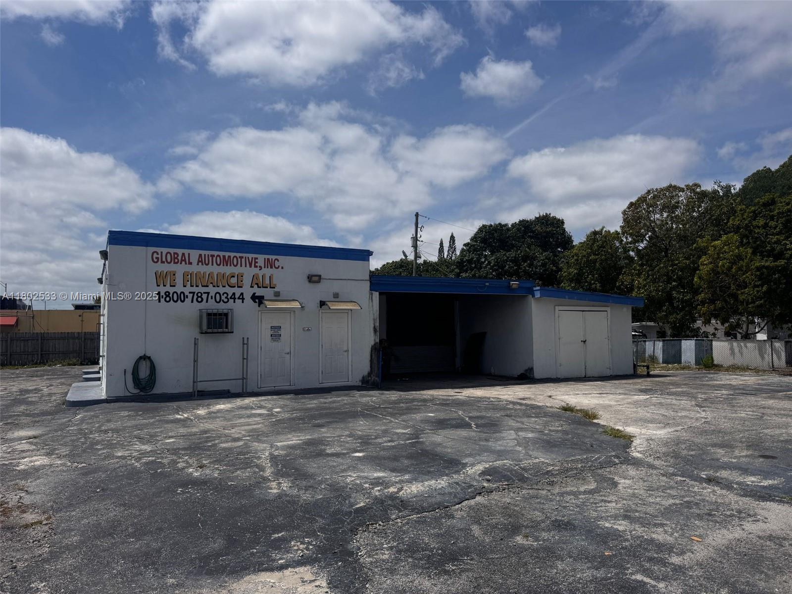 For Lease Auto Dealership, approved by DMV and by the City ready to go. Landlord will make improvements to the property to make it nicer and appealing. All during the first year of lease. Lease term is 3 years.
