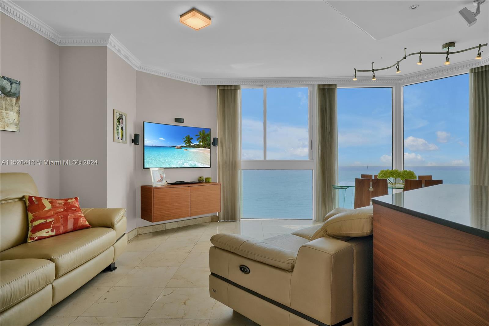 BLUE DIAMOND CONDO - Residential