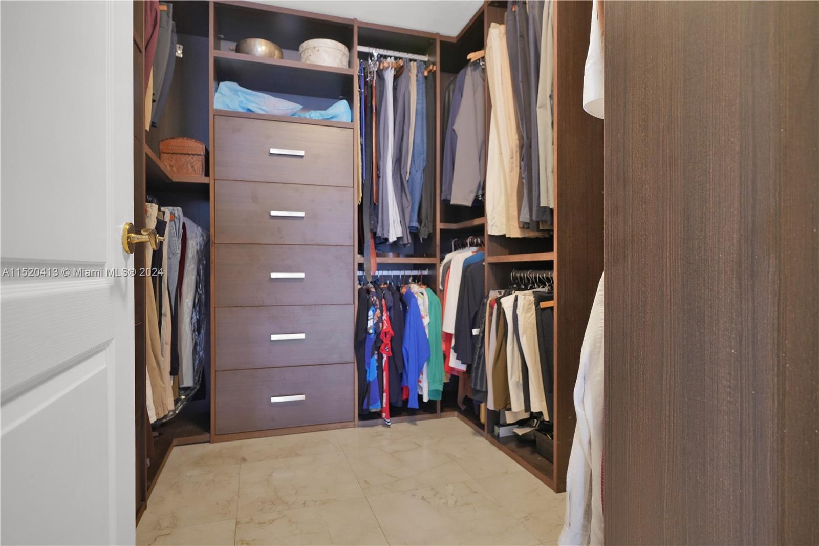 BLUE DIAMOND CONDO - Residential