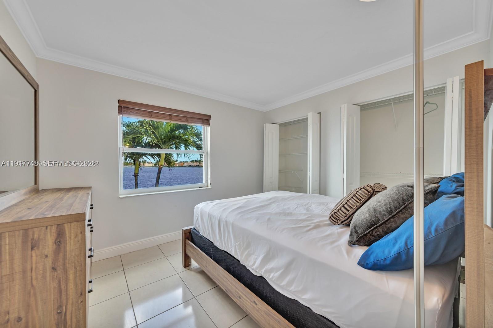 LAKE POINTE - Residential