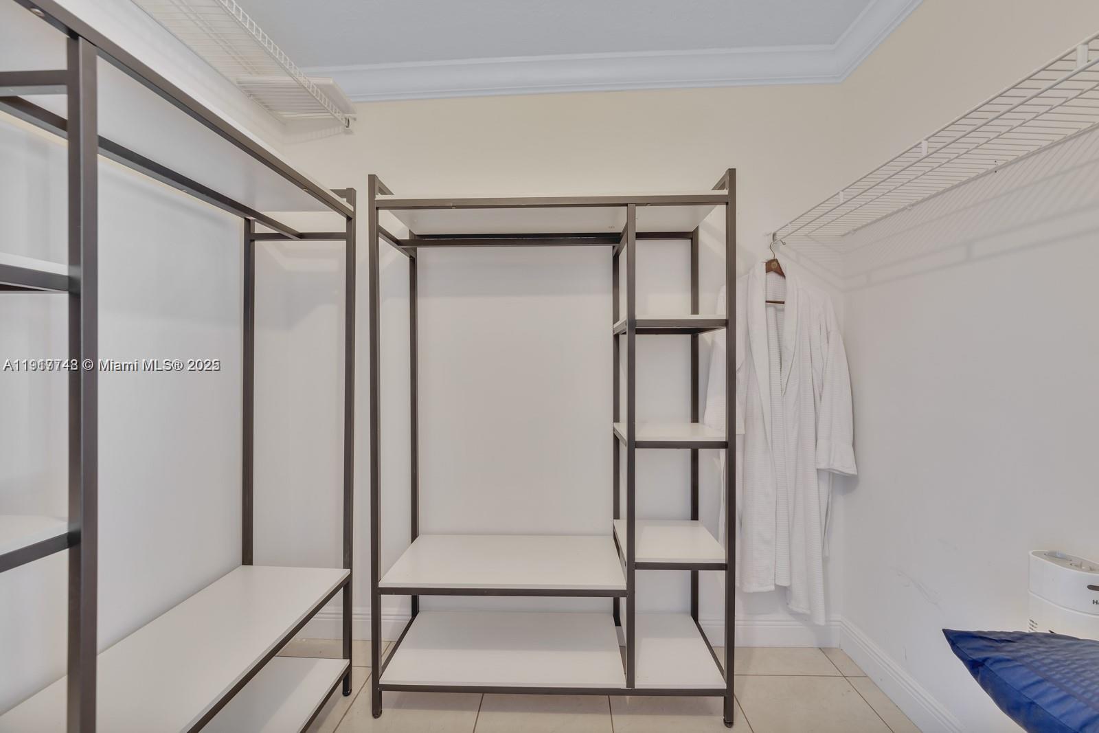 LAKE POINTE - Residential