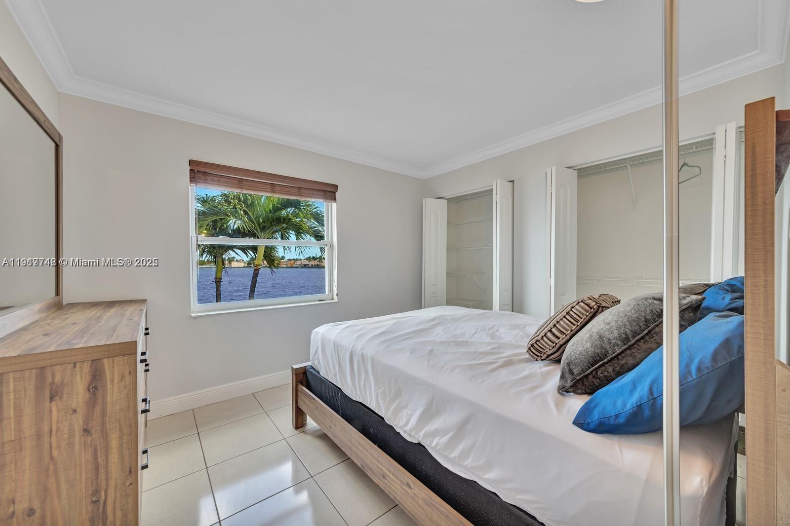 LAKE POINTE - Residential