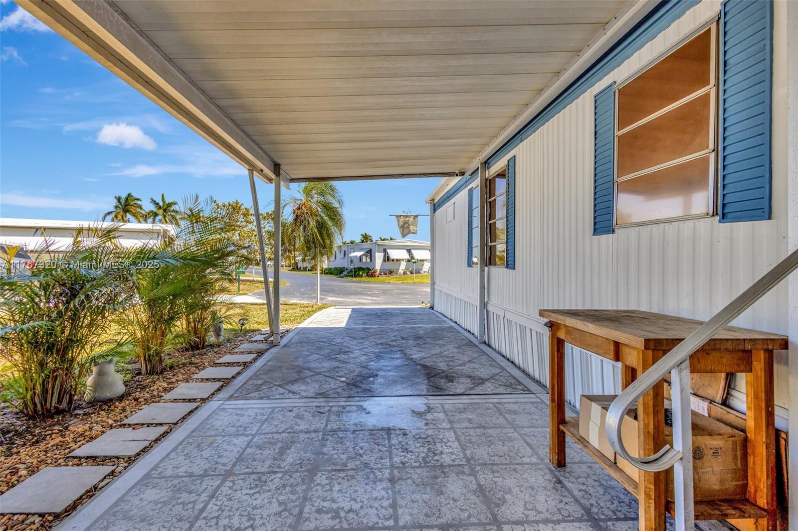 JAMAICA BAY MOBILE HOME C - Residential