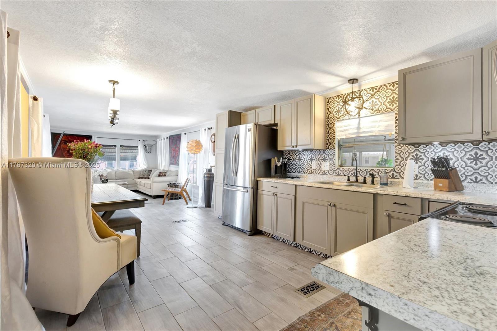 JAMAICA BAY MOBILE HOME C - Residential
