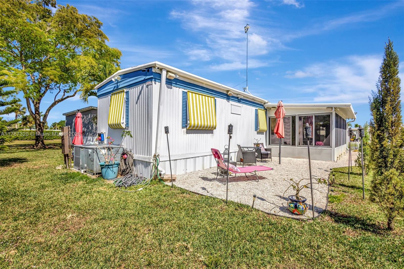 JAMAICA BAY MOBILE HOME C - Residential