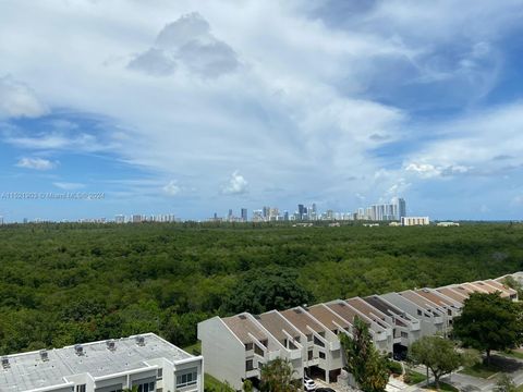 Condominium in North Miami FL 2450 135th St.jpg