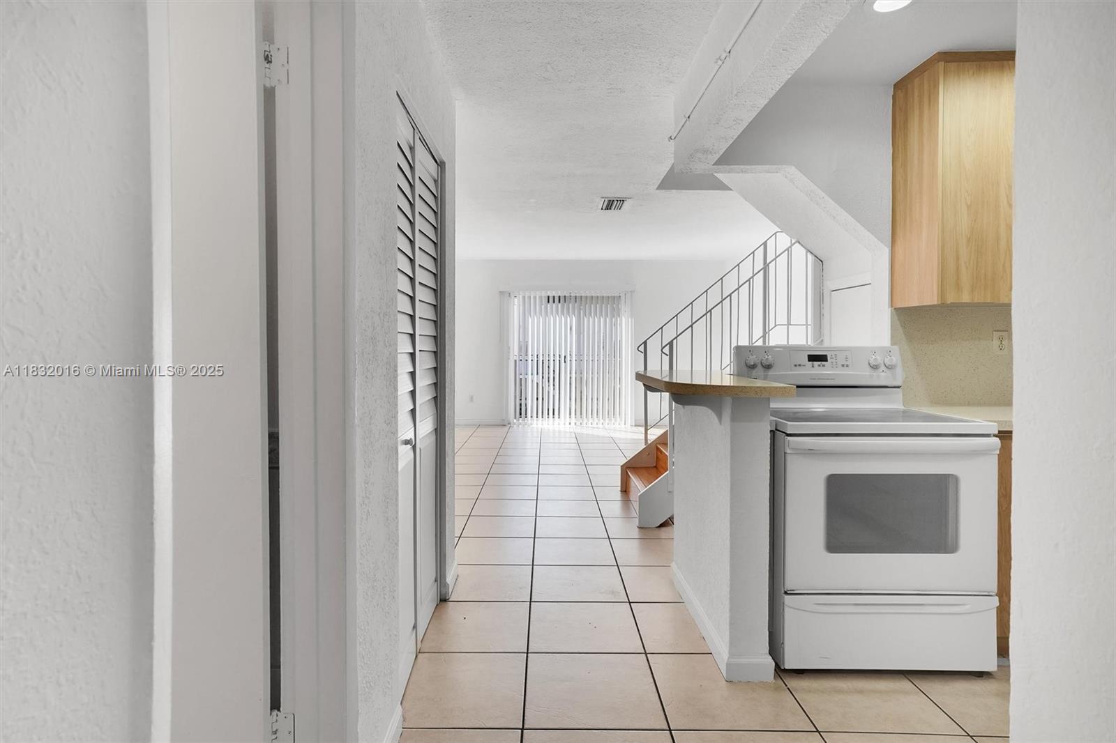 VILLAS OF PINECREST CONDO - Residential