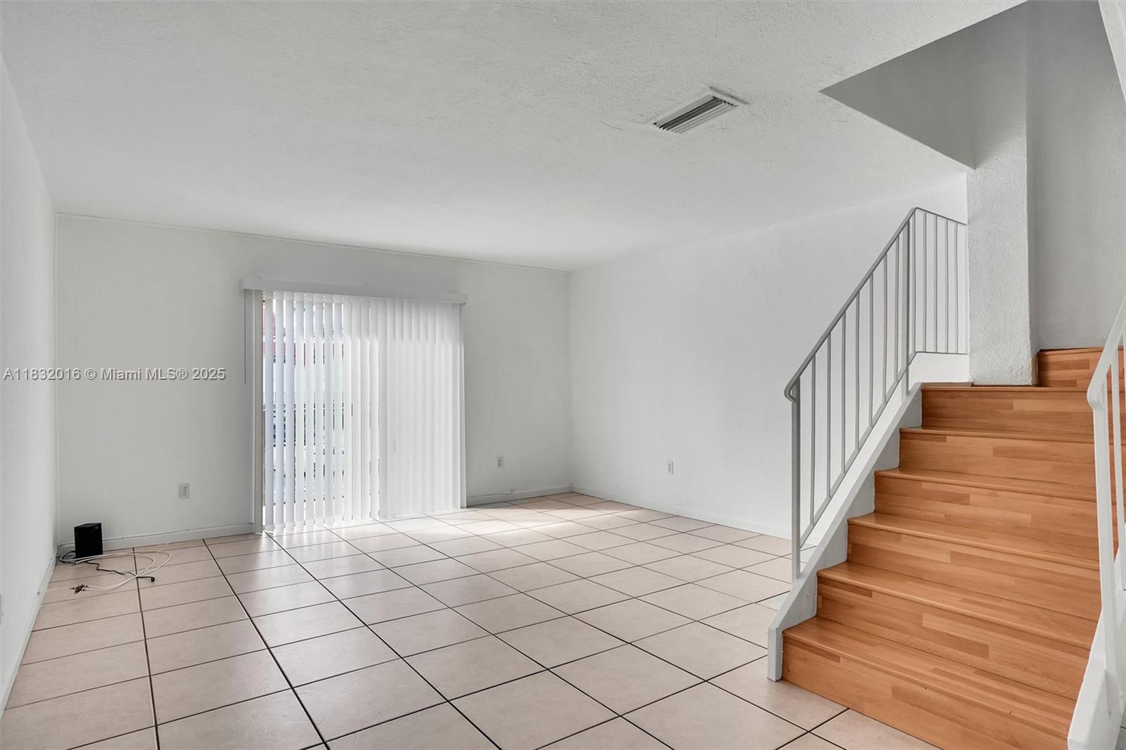 VILLAS OF PINECREST CONDO - Residential