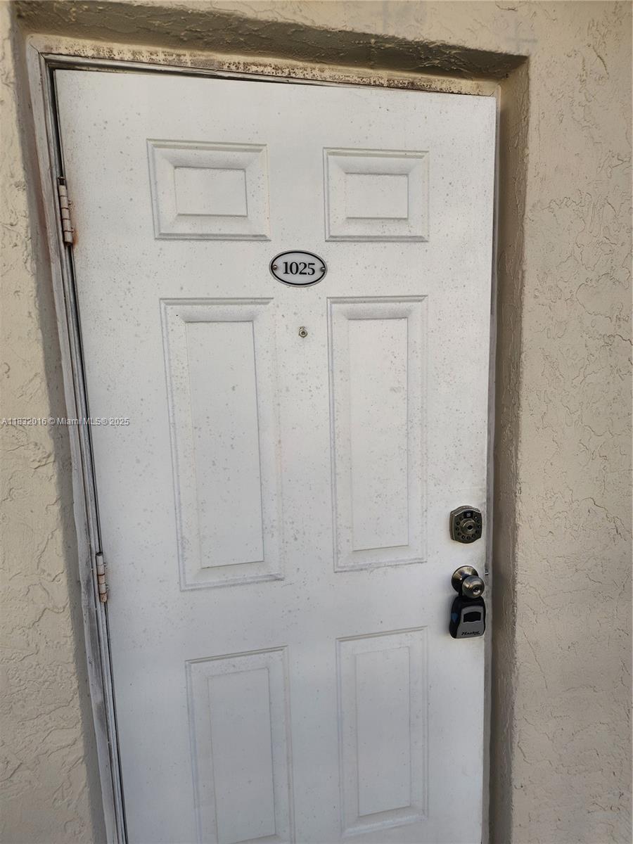 3042827140