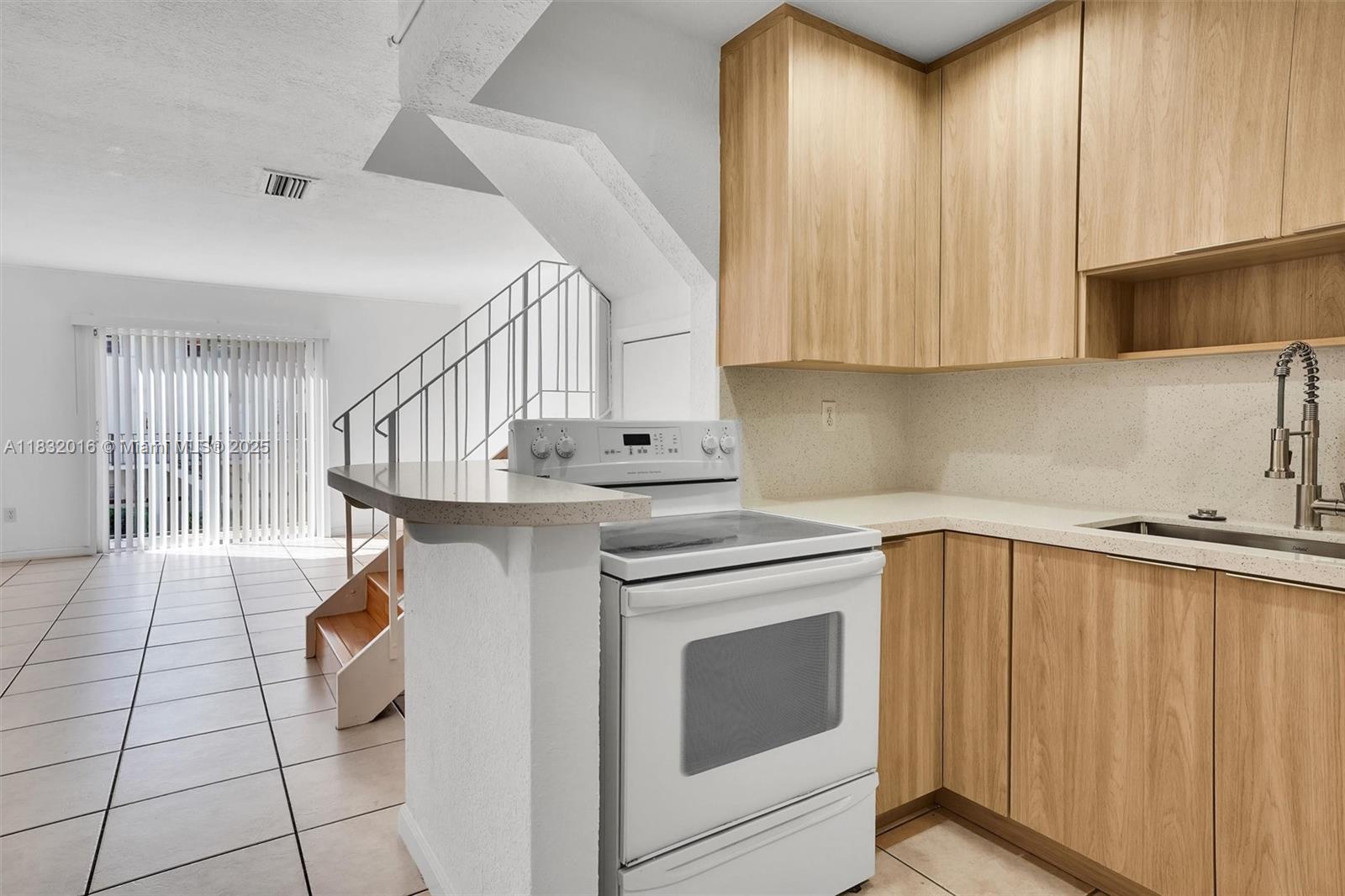 VILLAS OF PINECREST CONDO - Residential