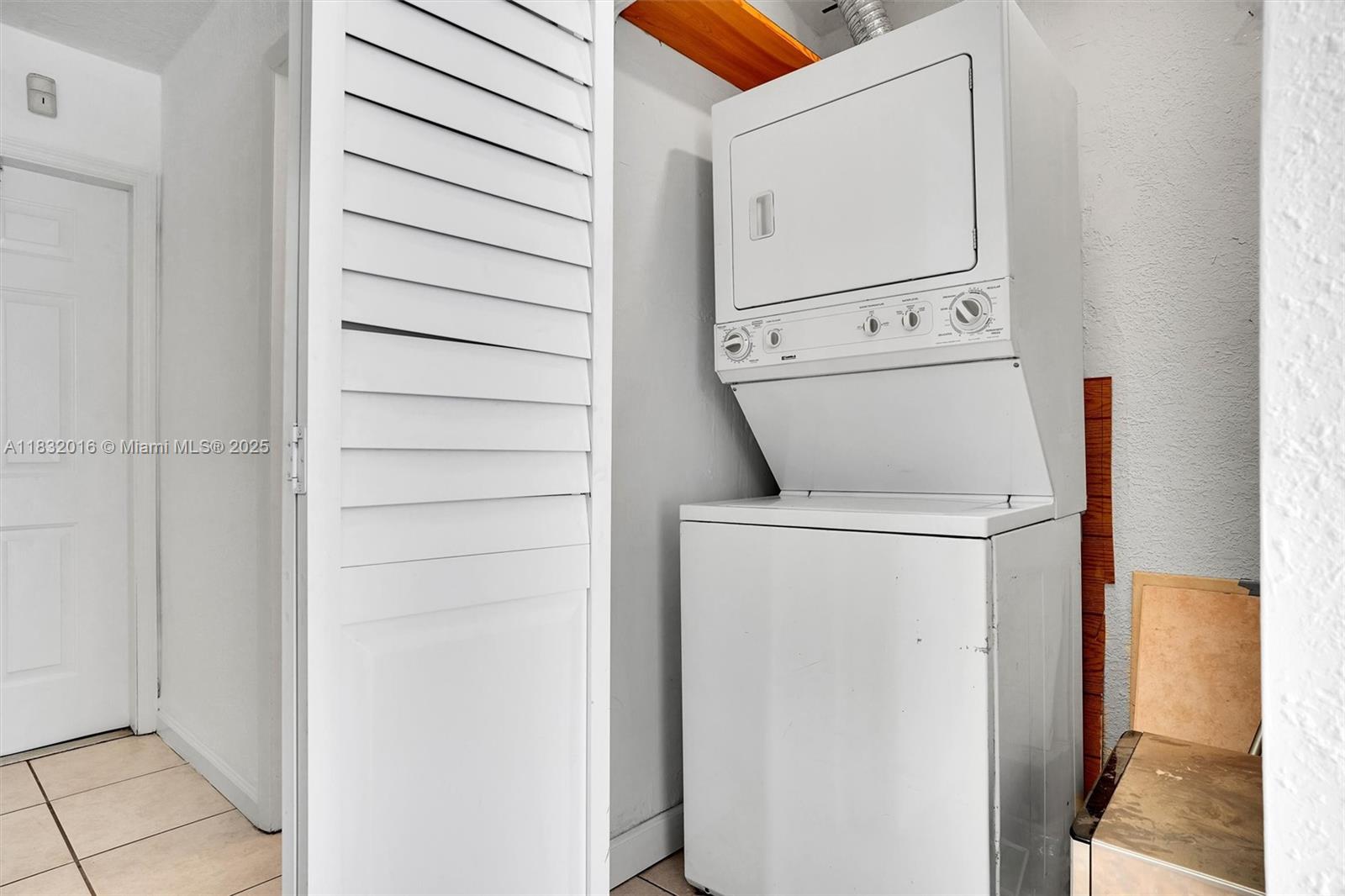 VILLAS OF PINECREST CONDO - Residential