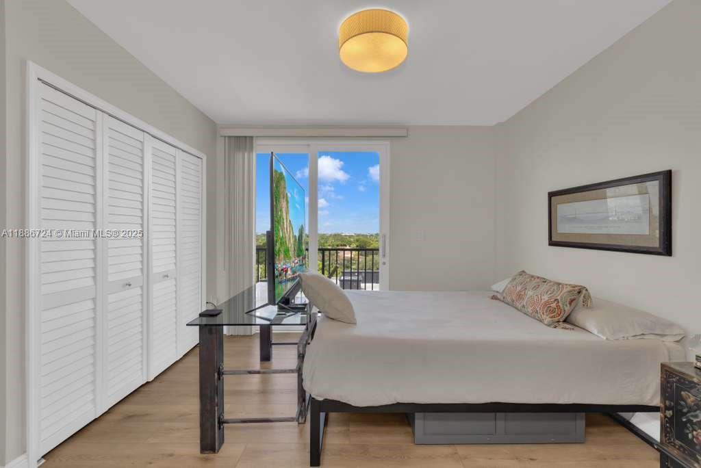 BRICKELL WAY CONDO - Residential