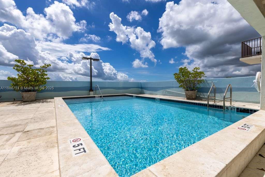 BRICKELL WAY CONDO - Residential