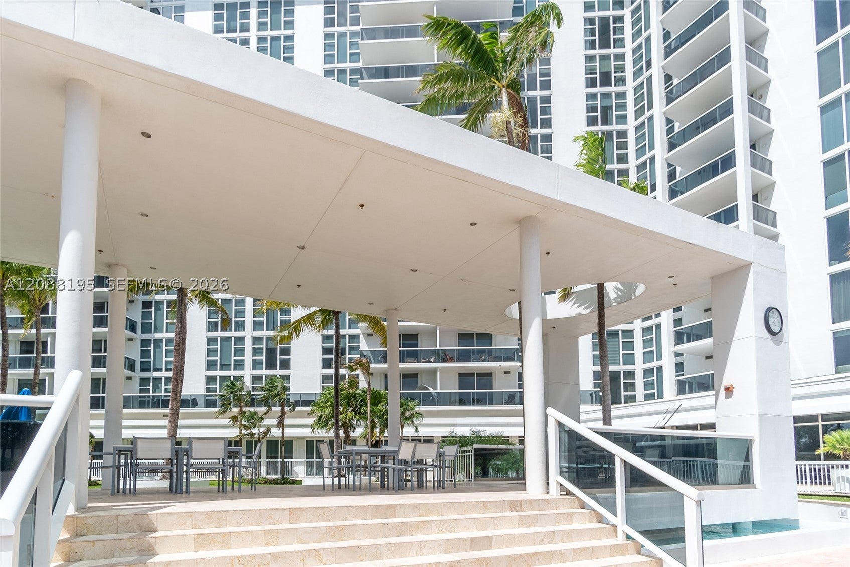 10275 Collins Ave 720