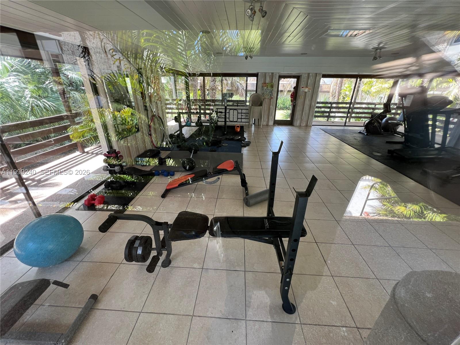 DADELAND CAPRI CONDO - Residential